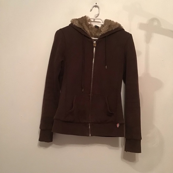 Aritzia TNA Pacific Coast Faux Fur Hoodie Chocolate Brown - Picture 4 of 8